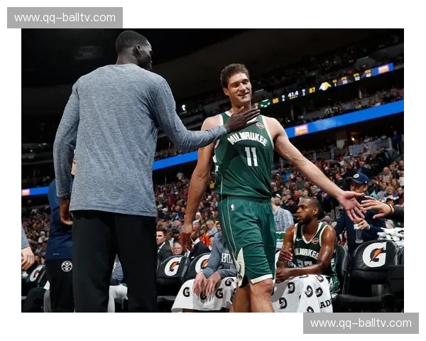 雄鹿尝试大洛佩斯更多参与策应 弥补后卫线组织缺失